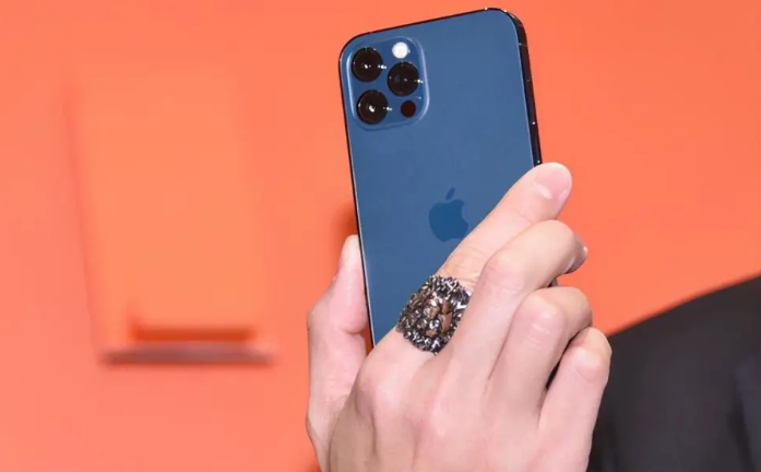 泰兴苹果手机维修分享iPhone12系列重启方法教程 